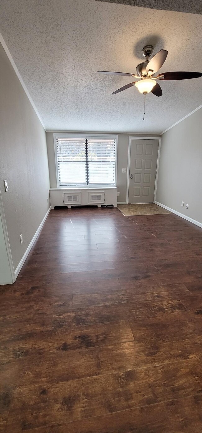 Photo - 252 Waterbury Ct Unit 116