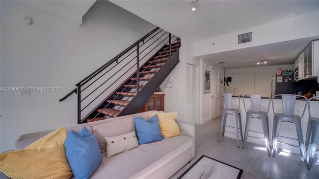 3339 Virginia St Unit 323