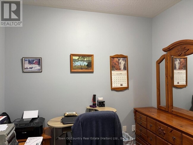 Photo - 383 Main St E Unité 421