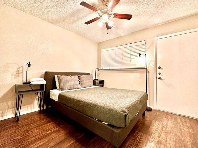 Photo - 1 Bed 1 Bath Steps from the UT Campus!