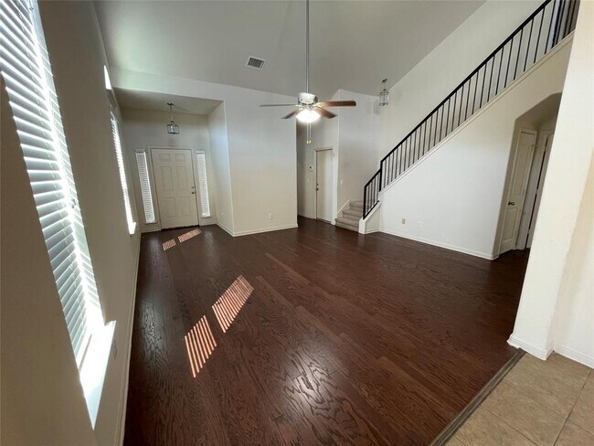 Photo - 1433 Biscuit Dr