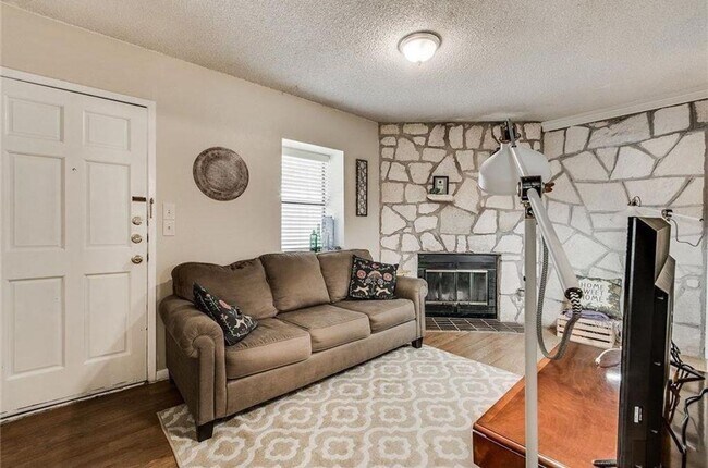 Photo - 404 Franklin Blvd