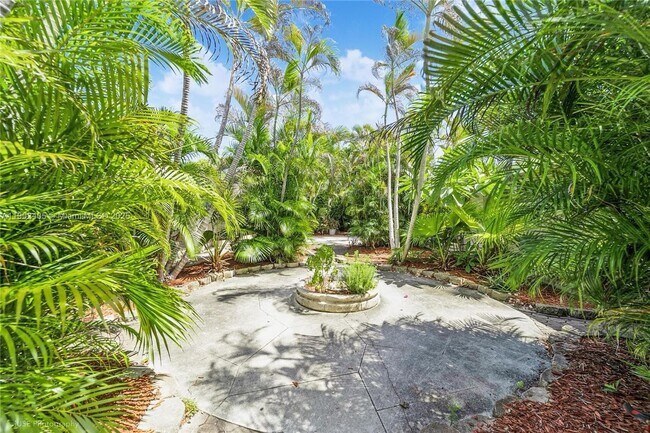 Photo - Charming 1 bed 1 bath in Victoria Park! Unidad 7