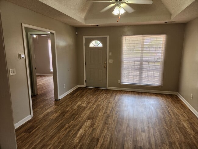 Photo - 306 Haverhill Cir