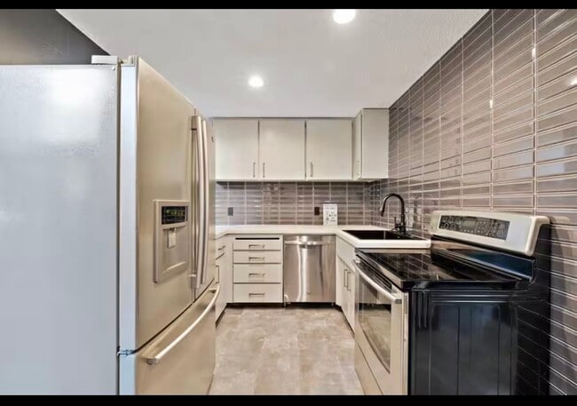 Building Photo - 2940 W Fairway Dr Unit Broomsticks Rental