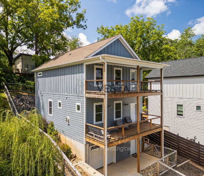 Photo - 125 Waynesville Ave