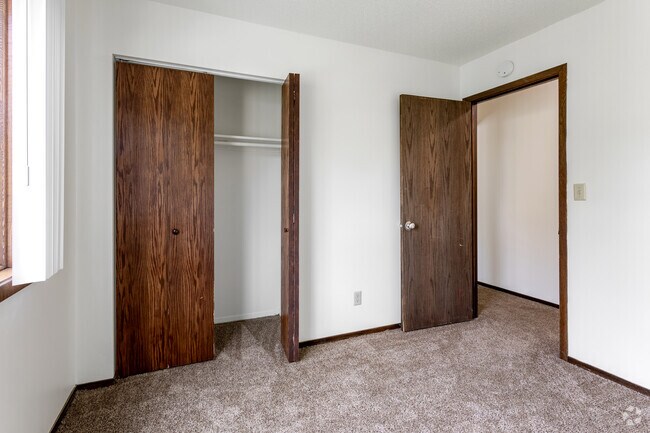 3BR, 1.5BA - 1250SF