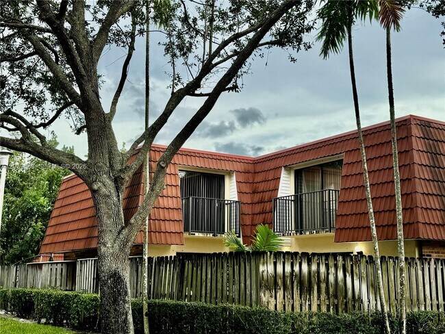 Photo - 721 NW 99th Cir