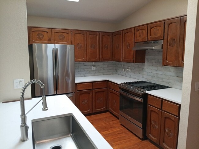 Photo - 3 Bedroom, 2 Bathroom Home! Schedule a Showing!