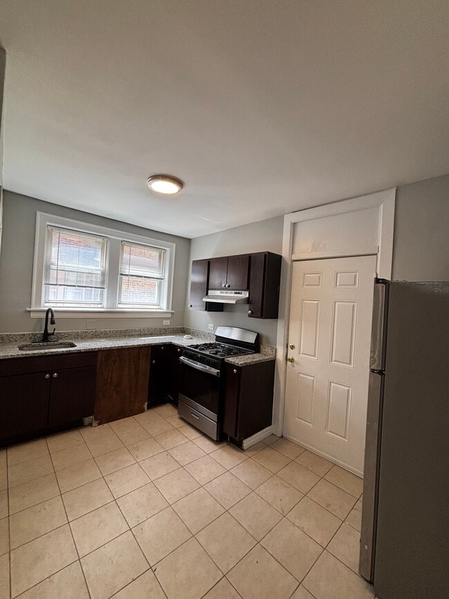 Photo - 8000 S Champlain Ave Unit 8000-2