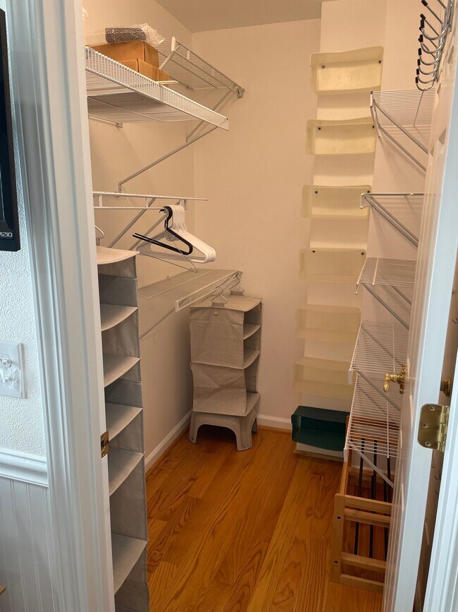 241 Wedgewood Cir