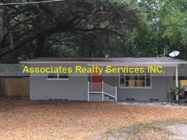 Photo - 3 Bedroom, 2 Bath Home in NW Gainesville. FULLY FENCED BACKYARD!!!