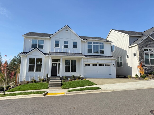 Building Photo - Beautiful & Bright Modern Craftsman with H...