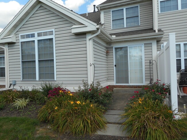 Photo - Beautiful 2 Bedroom, Loft 1 1/2 Bath Townhome Wyomissing