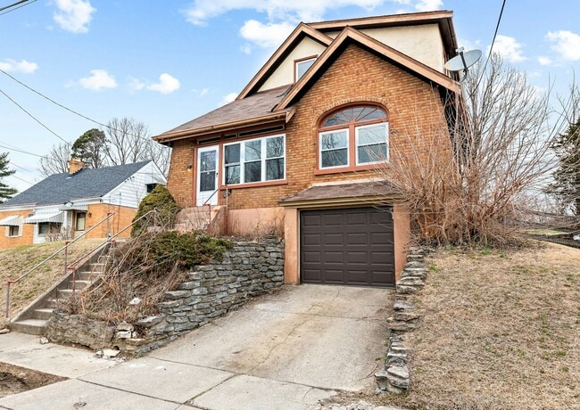 Photo - 4056 Vinedale Ave