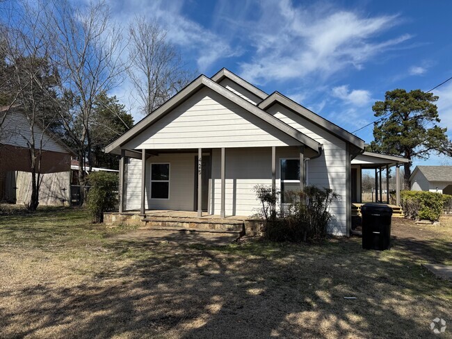 Building Photo - 425 E High St Rental