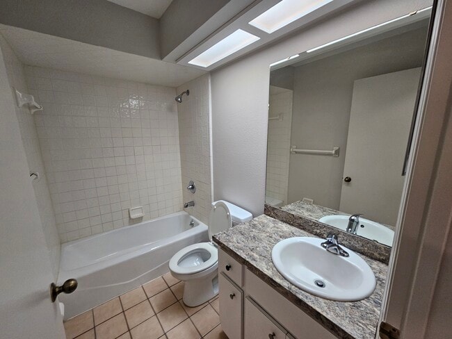 Building Photo - 7807 Green Rd Unit 7807 Green Rd.