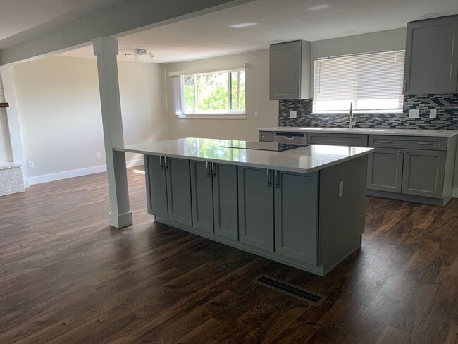 Photo - Beautiful 4 Bedroom 3 Bathroom Home in Wes...