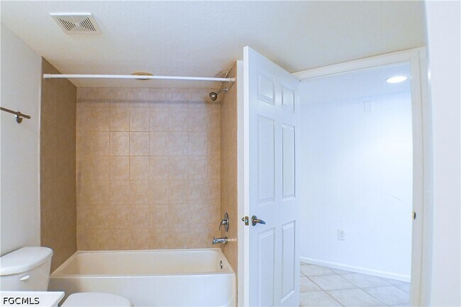 Building Photo - 4113 Residence Drive Unit 211