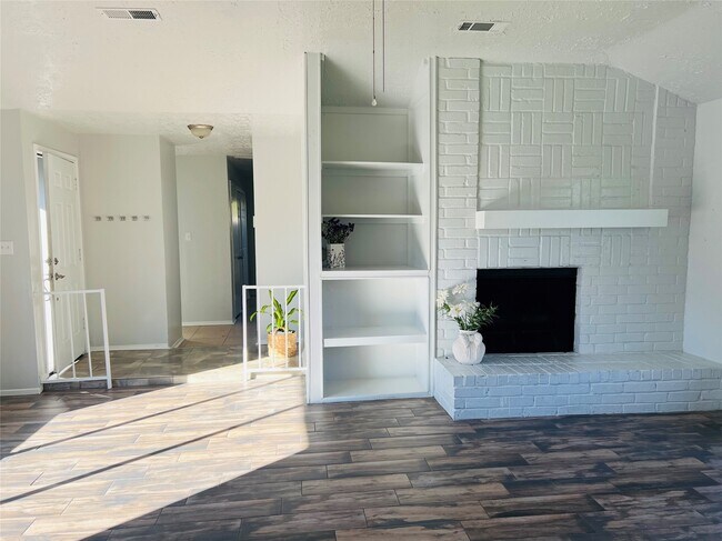 Photo - 13114 Benford Dr