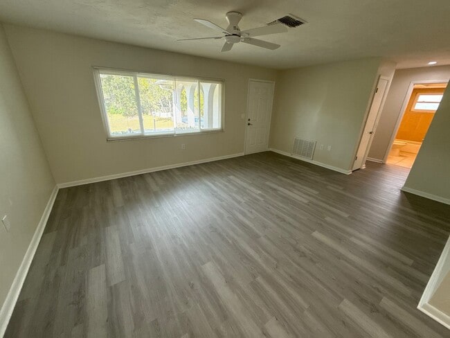 Photo - 227 S Lee St