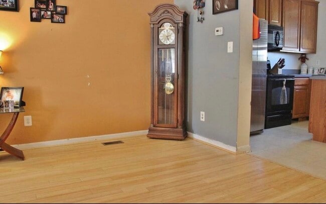 Photo - 3704 Armory Ln