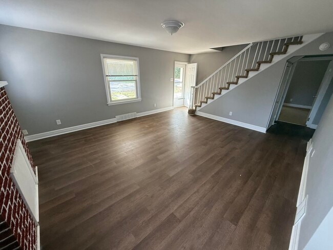 Photo - 2111 Old Paris Rd