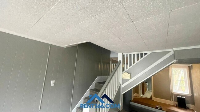 Photo - 403 E Norwegian St