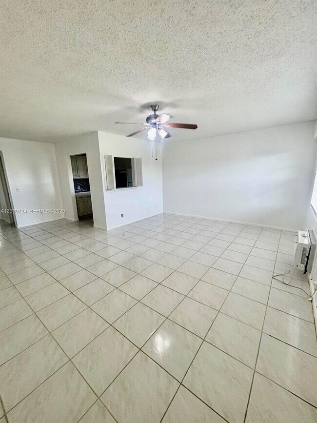 Photo - 202 Mansfield F Unit E