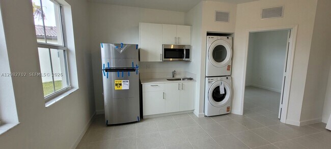 Photo - 2355 SE 24th Ct Unit A