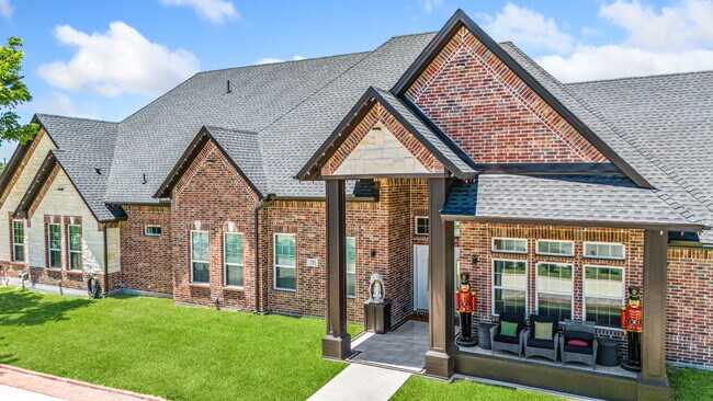 Photo - 705 E Oates Rd