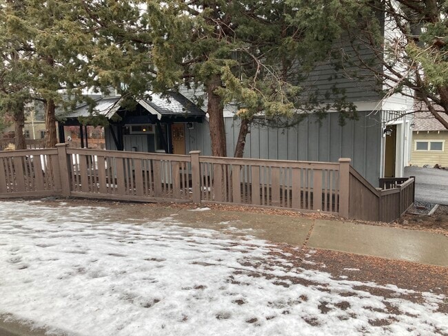 Building Photo - 2473 NW Awbrey Rd Unit 2473 NW Awbrey Rd #2 Rental