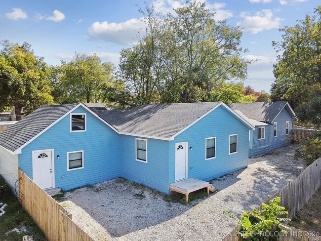 Photo - 2807 E 3rd St Unit B