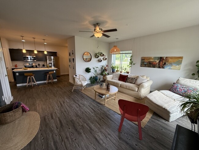 Building Photo - 5509 Prairie Pl Dr