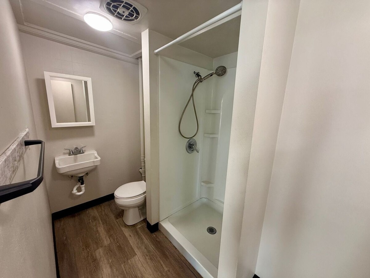 Photo - 1305 Merrill Ave Unidad #1