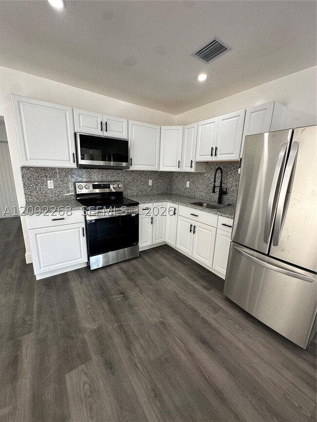 821 NW 20th St
