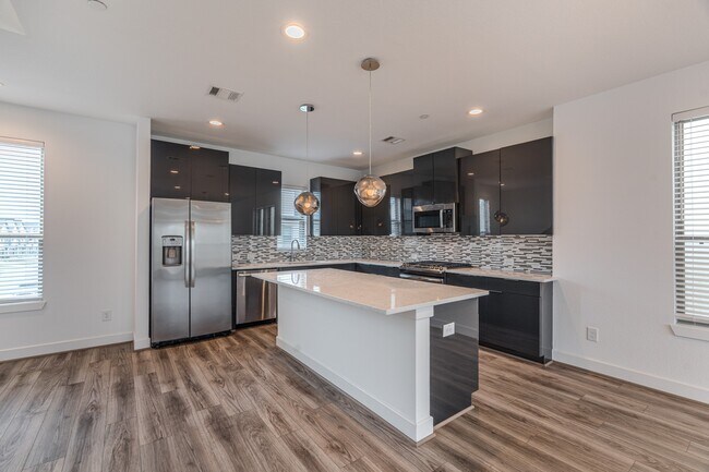 Photo - 18736 Centro Main St