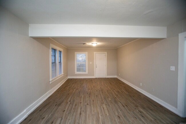 Photo - 4800 Rogers St