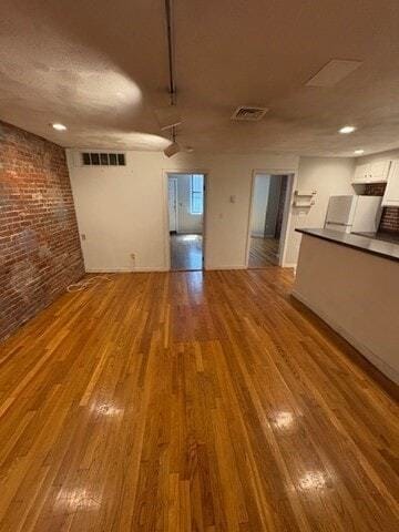 Building Photo - 197 Beacon St Unit BR