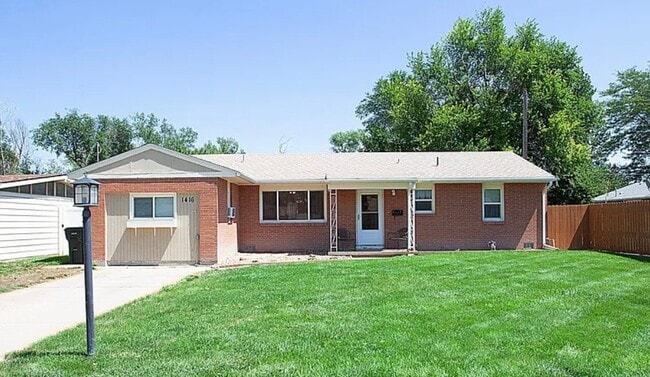 Building Photo - 1416 Adams Cir