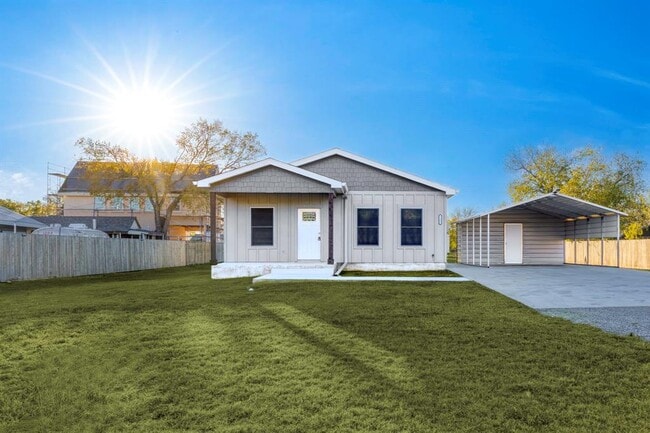 Building Photo - 1303 Aransas St