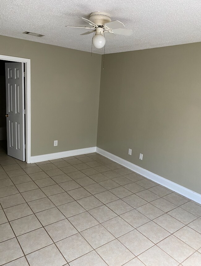 Photo - Center Place - 677/679 Unit 677