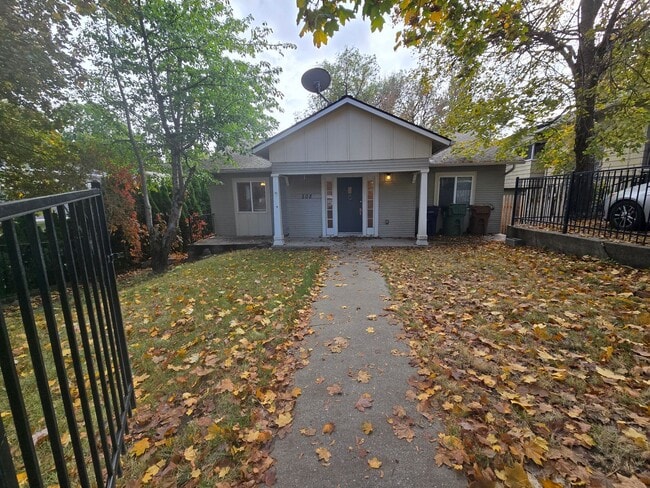 Photo - Large Beautiful South Hill Home! Available...