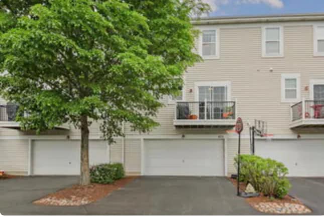 Photo - 475 Plaza Pl