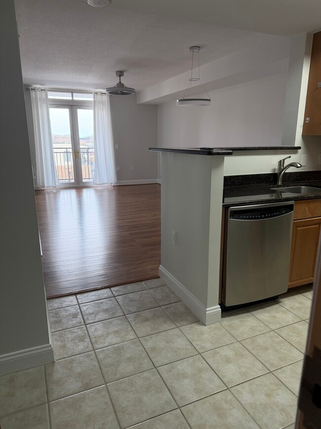 Building Photo - 11760 Sunrise Valley Dr Unit 305