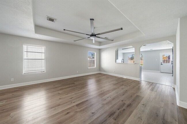 Photo - 1111 Kingbriar Cir