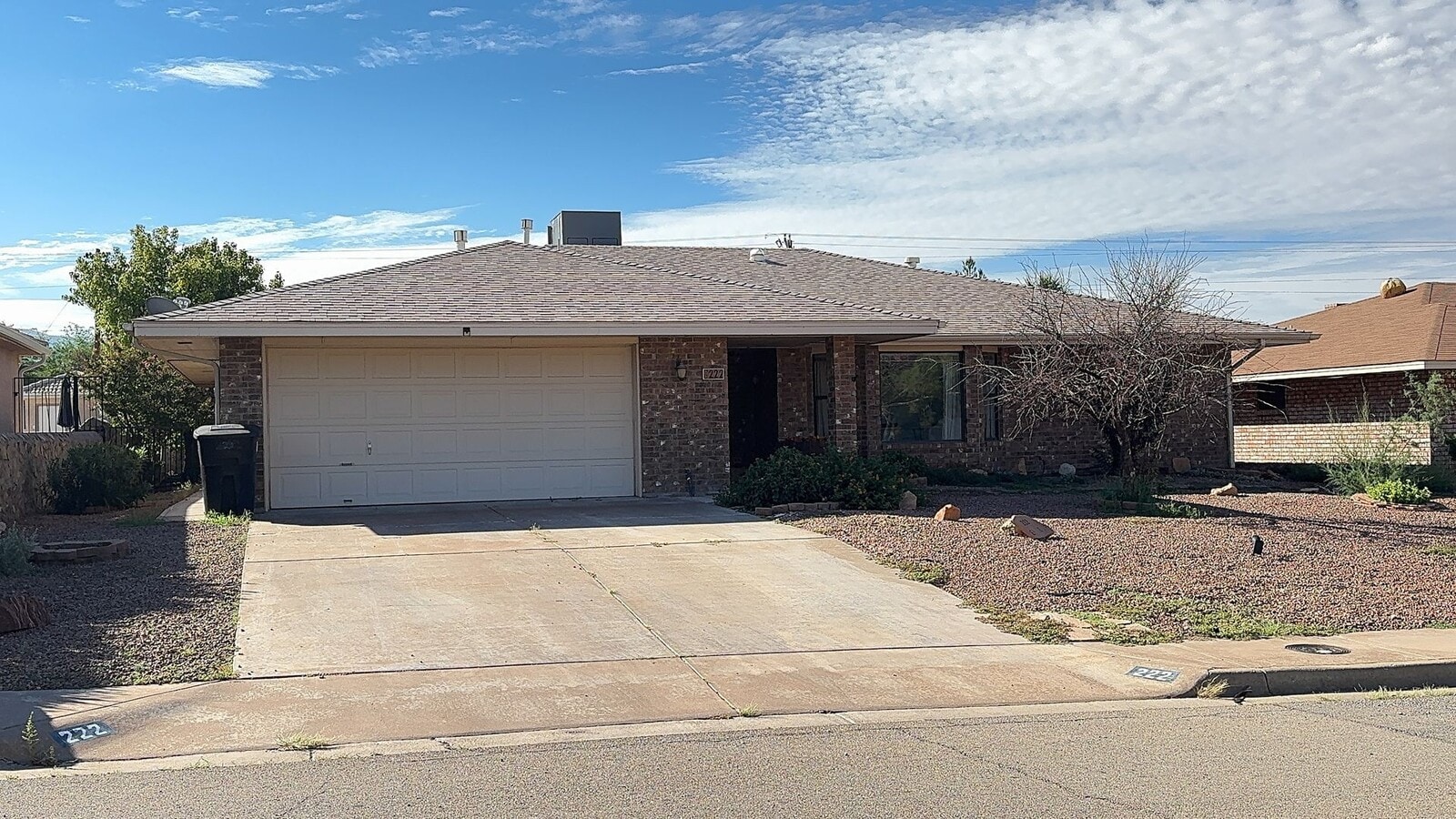 Spacious 3 bedroom 2 bath with Large Backyard - Spacious 3 bedroom 2 bath with Large Backyard