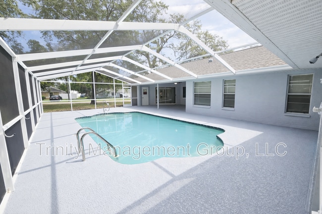 Photo - 7409 Balsam St