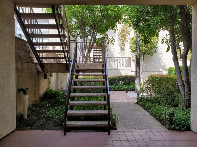 10815 Hesby St Unit 111