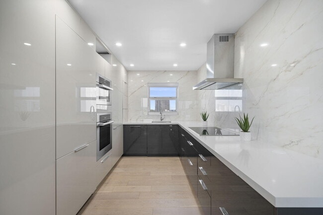 Photo - 511 Bayshore Dr Unit 905